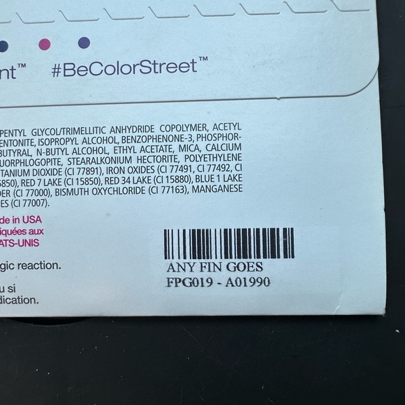 Color Street Nail Strips - Any Fins Goes - Picture 5 of 5